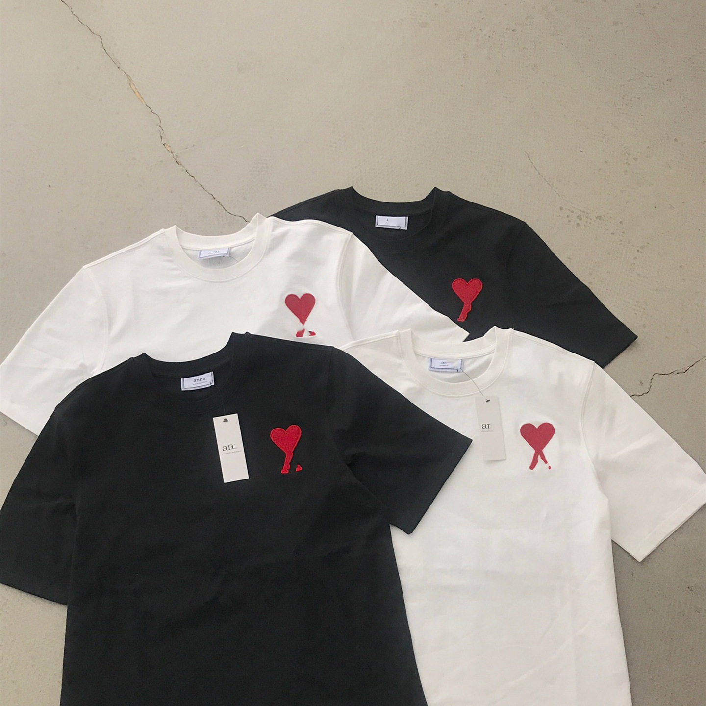 Summer Designer T-shirts Red Heart-Shape Embroidery Round Neck Short-sleeved Loose Tee for Men and Women, White
Summer Designer T-shirts Red Heart-Shape Embroidery Round Neck Short-sleeved Loose Tee for Men and Women, White