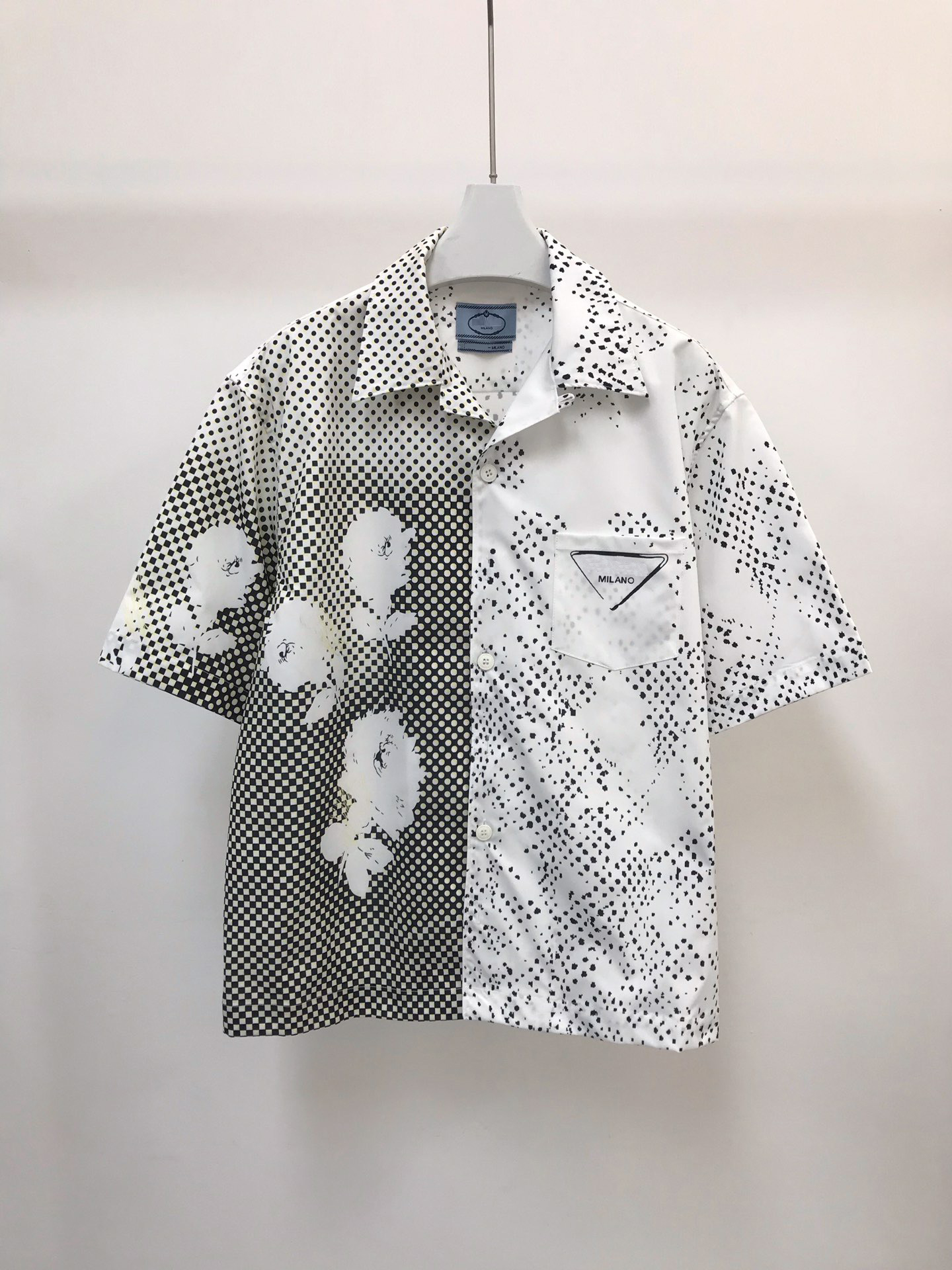FALECTION MENS 22SS P MILANO flower Shirt PRINTED NYLON BUTTONS UP double match heavy cotton SHIRTS, White
FALECTION MENS 22SS P MILANO flower Shirt PRINTED NYLON BUTTONS UP double match heavy cotton SHIRTS, White