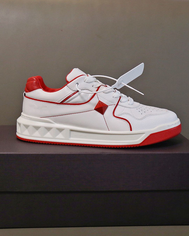 men's shoes new small white versatile thick soled leather 
men's shoes new small white versatile thick soled leather