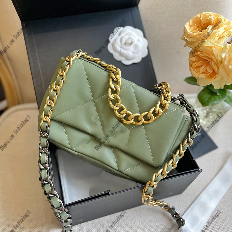 Women Luxury Designer Shoulder Bag Lambskin Quilted Chain Classic Flap Cosmetic Bag Key Pouch, Pink
Women Luxury Designer Shoulder Bag Lambskin Quilted Chain Classic Flap Cosmetic Bag Key Pouch, Pink