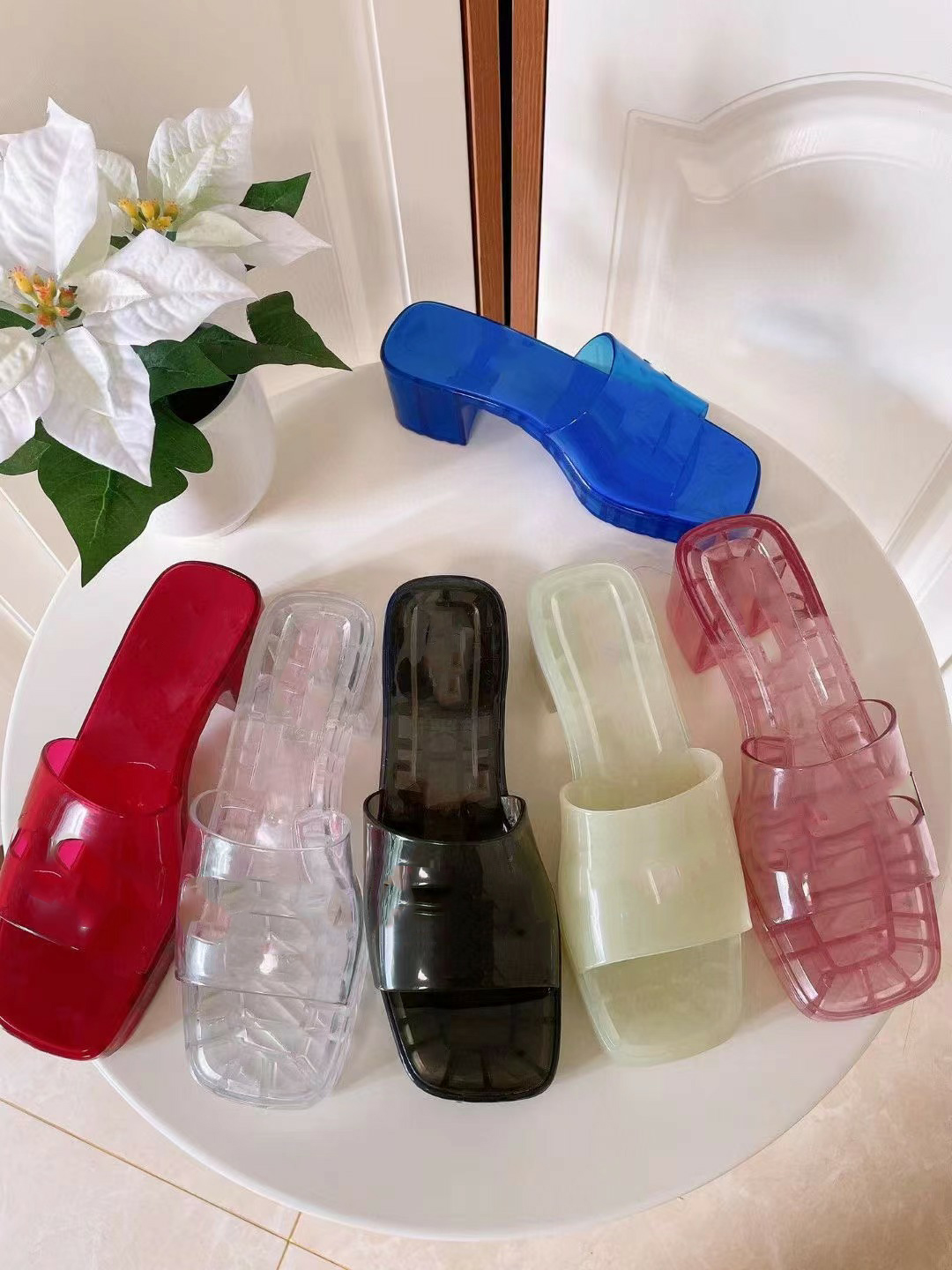 2021 women jelly Slippers sandals womens Rubber Thick Heel slipper Square Toe sandal High heeled ladies Heeles Height 5.5cm Front heels Heights 2.5cm slides with box, Chocolate
2021 women jelly Slippers sandals womens Rubber Thick Heel slipper Square Toe sandal High heeled ladies Heeles Height 5.5cm Front heels Heights 2.5cm slides with box, Chocolate