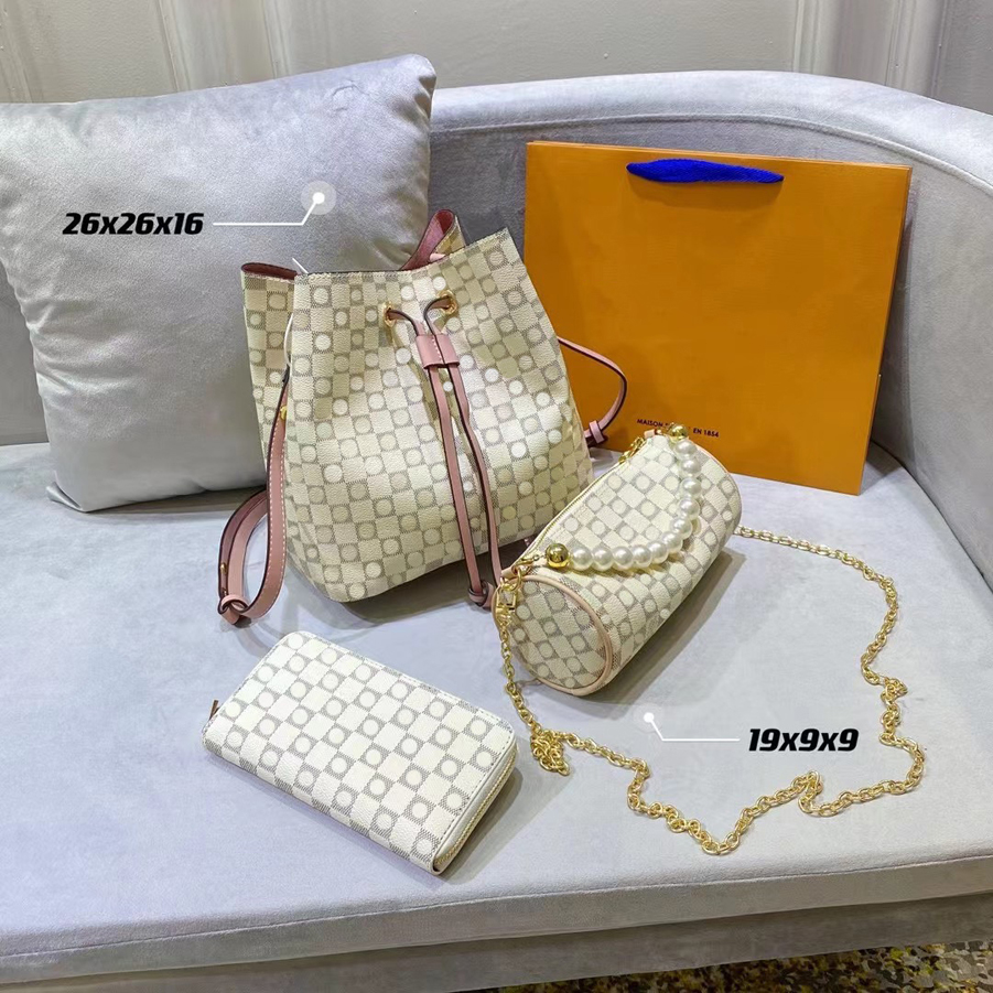 Designer Three-piece bag Totes Luxury Brand Purse Single Zipper Wallets Women HandBags Tote Real Leather Bags Lady Plaid Purses Duffle Luggage by dq01 027, #box 
Designer Three-piece bag Totes Luxury Brand Purse Single Zipper Wallets Women HandBags Tote Real Leather Bags Lady Plaid Purses Duffle Luggage by dq01 027, #box