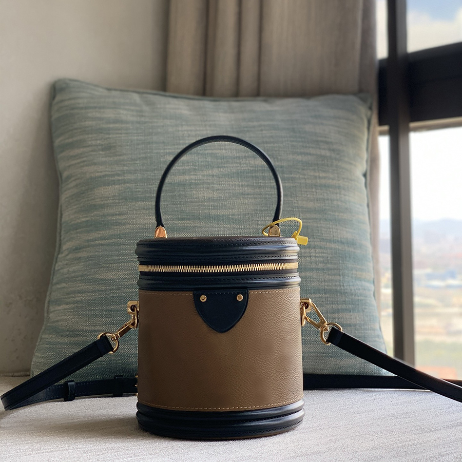 10A Mirror quality CANNES Bucket Bag M43986 Fashion Crossbody Bag Luxuries Cosmetics Case Genuine Leather Totes Designer Handbag Women With Box L136
10A Mirror quality CANNES Bucket Bag M43986 Fashion Crossbody Bag Luxuries Cosmetics Case Genuine Leather Totes Designer Handbag Women With Box L136
