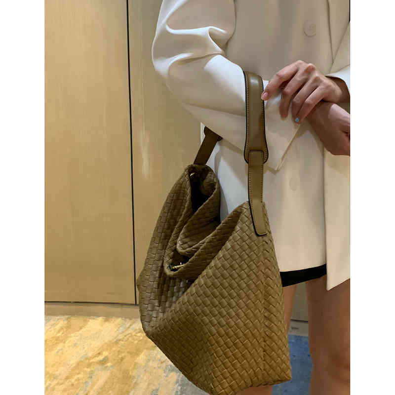 Bottegas Venetas Handbag Advanced sense single shoulder woven women's B high-capacity heavy industry Bag Fashion flow armpit bags GL0M, Black
Bottegas Venetas Handbag Advanced sense single shoulder woven women's B high-capacity heavy industry Bag Fashion flow armpit bags GL0M, Black