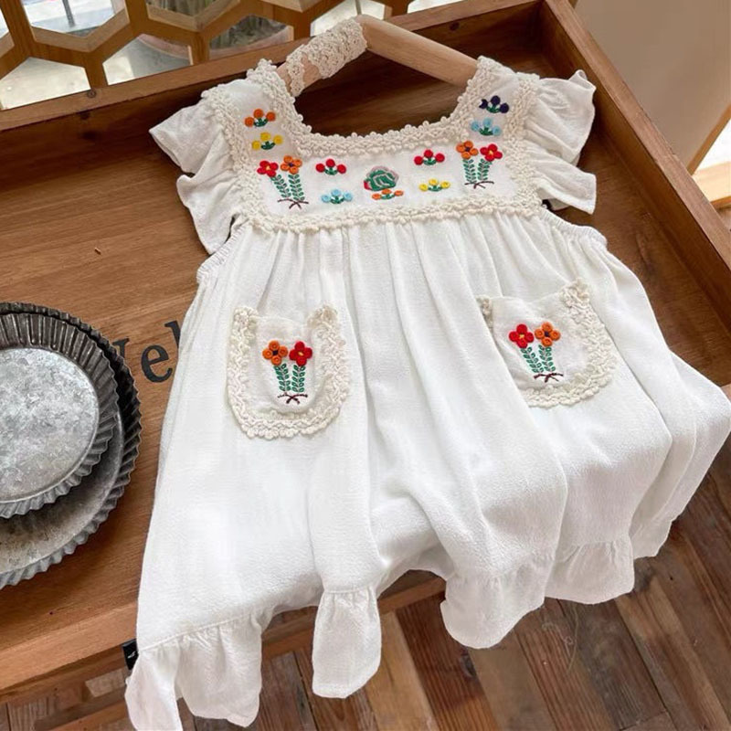 Girls Flower Embroidered Dress Summer Retro Flying Sleeve Princess Dresses 37 Years Children Casual Clothes Fashion vestidos 220707