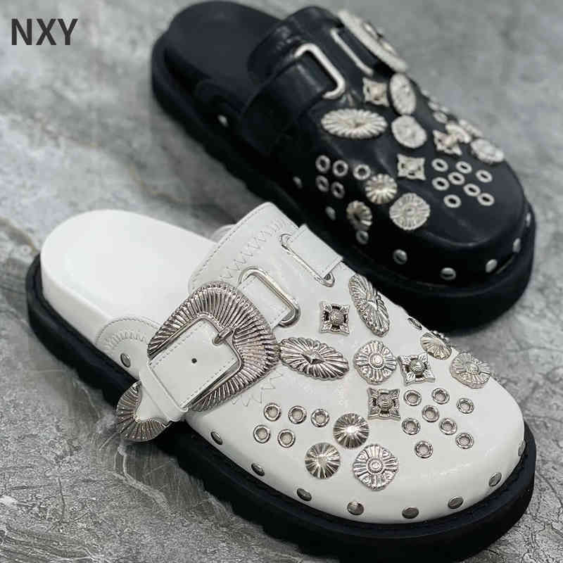 Sandals Summer Black Flip Flops For Women Slippers Platform Rivets Punk Rock Leather Mules Creative Metal Fittings Casual Party Woman Shoes Female Outdoor 220623
Sandals Summer Black Flip Flops For Women Slippers Platform Rivets Punk Rock Leather Mules Creative Metal Fittings Casual Party Woman Shoes Female Outdoor 220623