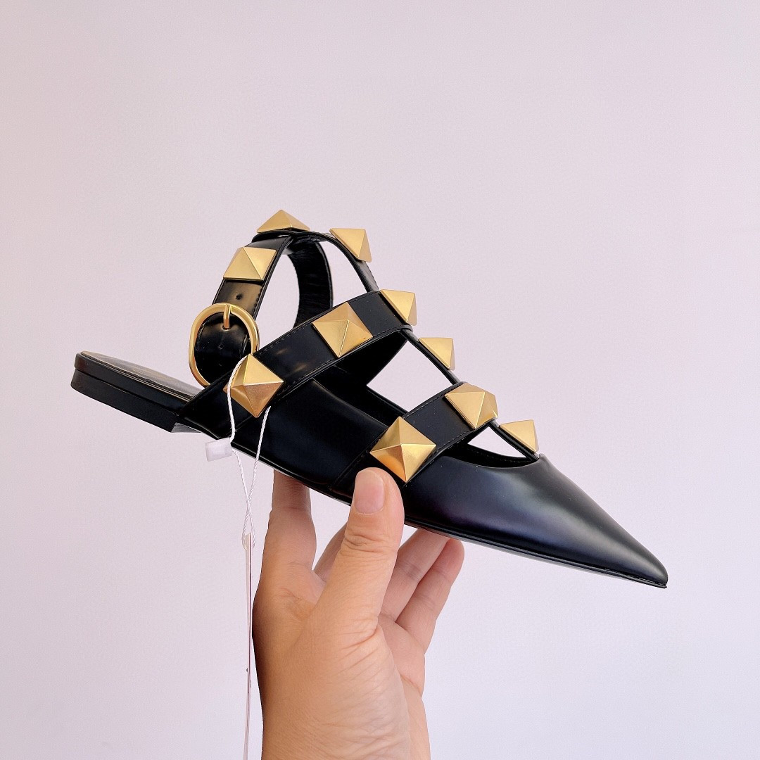 Luxury Rivet Sandals BIG Studded Shoes Women Slingbacks Roman Rivets Sandals Pointed Toes Flat Dress Shoes Leather Buckle Strap, Black
Luxury Rivet Sandals BIG Studded Shoes Women Slingbacks Roman Rivets Sandals Pointed Toes Flat Dress Shoes Leather Buckle Strap, Black