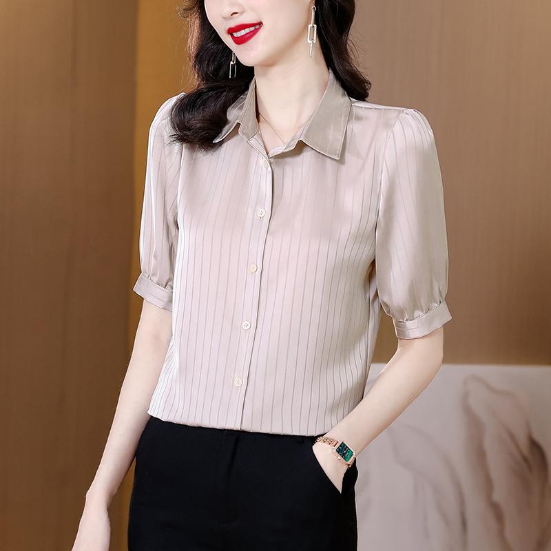 Women's Blouses & Shirts Korean Fashion Office Lady Clothes For Women Acetate SATIN V-Neck Tops Short Sleeve 2022 Summer Design Green Blouse
Women's Blouses & Shirts Korean Fashion Office Lady Clothes For Women Acetate SATIN V-Neck Tops Short Sleeve 2022 Summer Design Green Blouse
