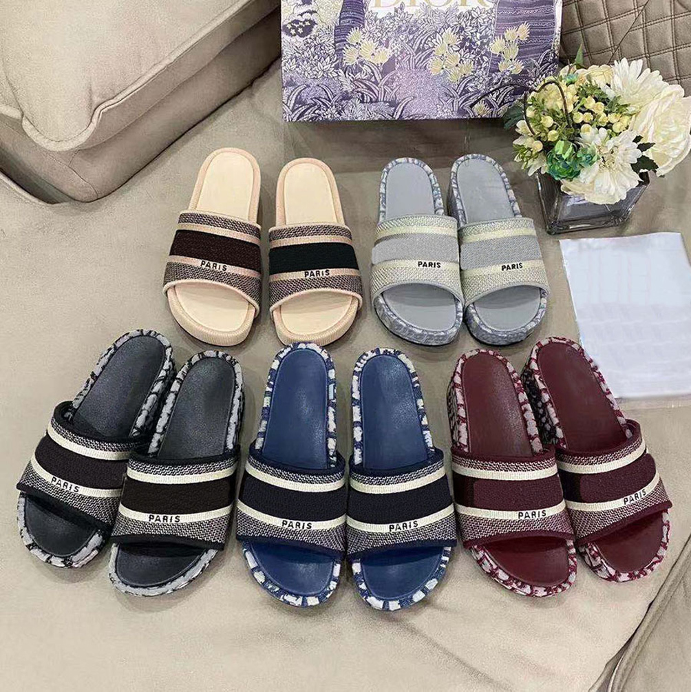 High Quality woman slippers fashion Sandals Beach Thick bottom Classic pattern slipper platform Alphabet lady Leather flat slides 048, #1
High Quality woman slippers fashion Sandals Beach Thick bottom Classic pattern slipper platform Alphabet lady Leather flat slides 048, #1