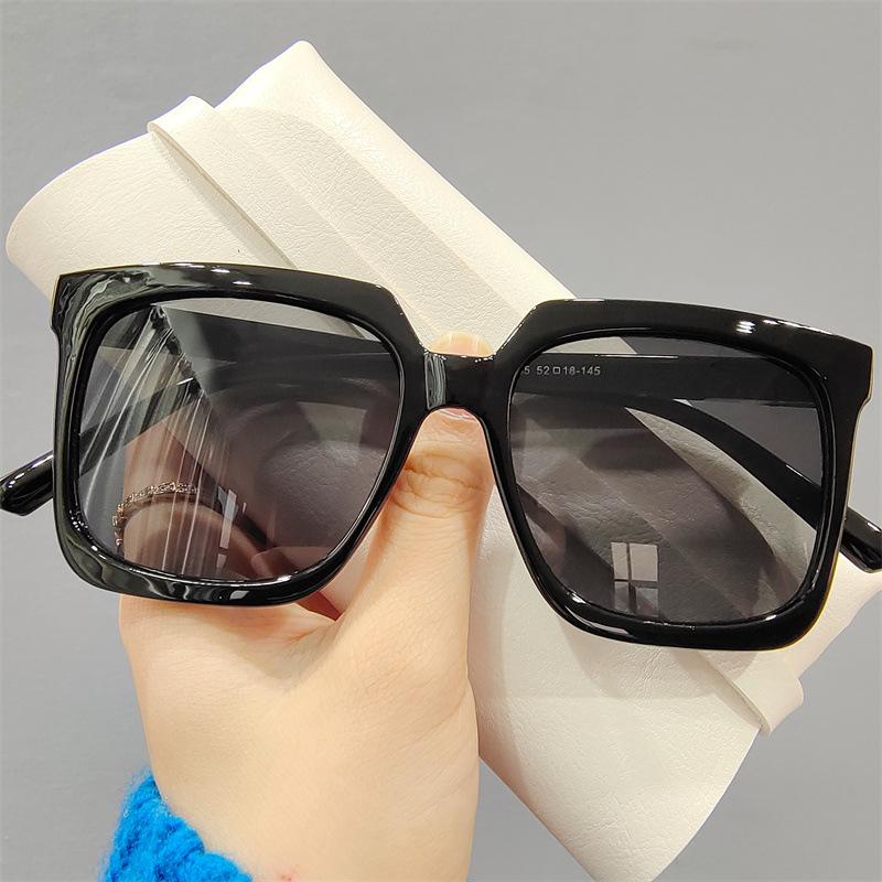 Sunglasses Oversize Sun Glasses Big Frame Male Female Vintage Brand Designer Sunglass For Men Women Cool Fashion Eyewear UV400Sunglasses
Sunglasses Oversize Sun Glasses Big Frame Male Female Vintage Brand Designer Sunglass For Men Women Cool Fashion Eyewear UV400Sunglasses