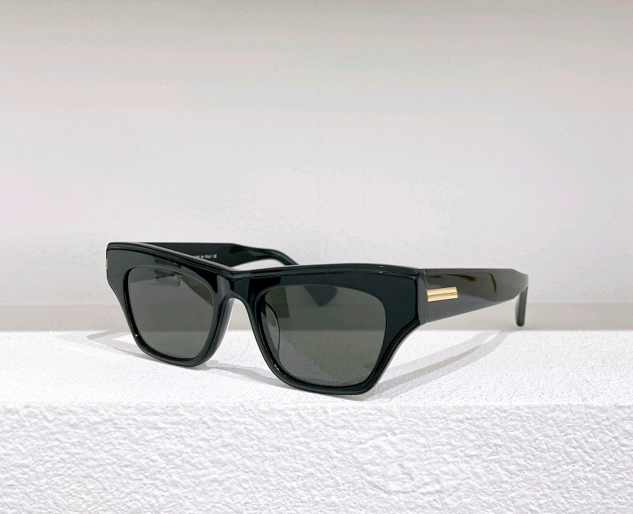 Butterfly Sunglasses Black Grey Shaded Sunnies Women Shades Sun Glasses gafas de sol de with Box
Butterfly Sunglasses Black Grey Shaded Sunnies Women Shades Sun Glasses gafas de sol de with Box