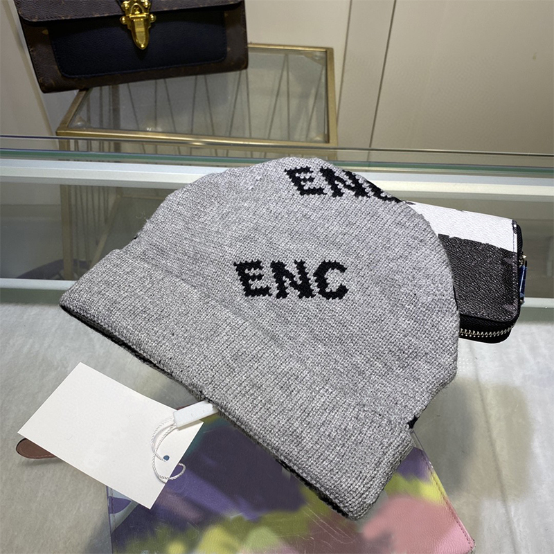 classic designer autumn winter hot style beanie hats men and women fashion universal knitted cap autumn wool outdoor warm skull caps, 02
classic designer autumn winter hot style beanie hats men and women fashion universal knitted cap autumn wool outdoor warm skull caps, 02