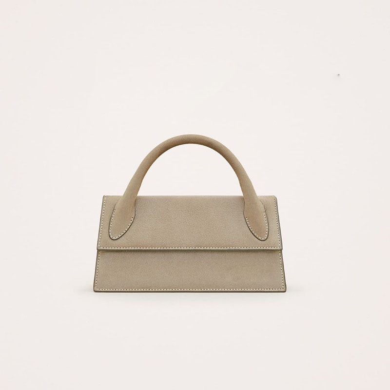 Evening Bags Women's Designer Crossbody Moyen Large Capacity Tote Solid Color Metal Letter Bag 22x10.5cm
Evening Bags Women's Designer Crossbody Moyen Large Capacity Tote Solid Color Metal Letter Bag 22x10.5cm