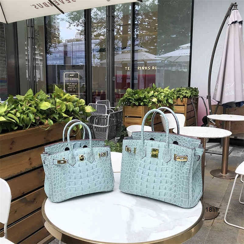 Deigner Bag Herme Pattern Crocodile Leather hirland Handbag Fahion Chain Women' Cowhide Bag Birkin Have 6ZZK 18lil, 20cm linen blue mini
Deigner Bag Herme Pattern Crocodile Leather hirland Handbag Fahion Chain Women' Cowhide Bag Birkin Have 6ZZK 18lil, 20cm linen blue mini