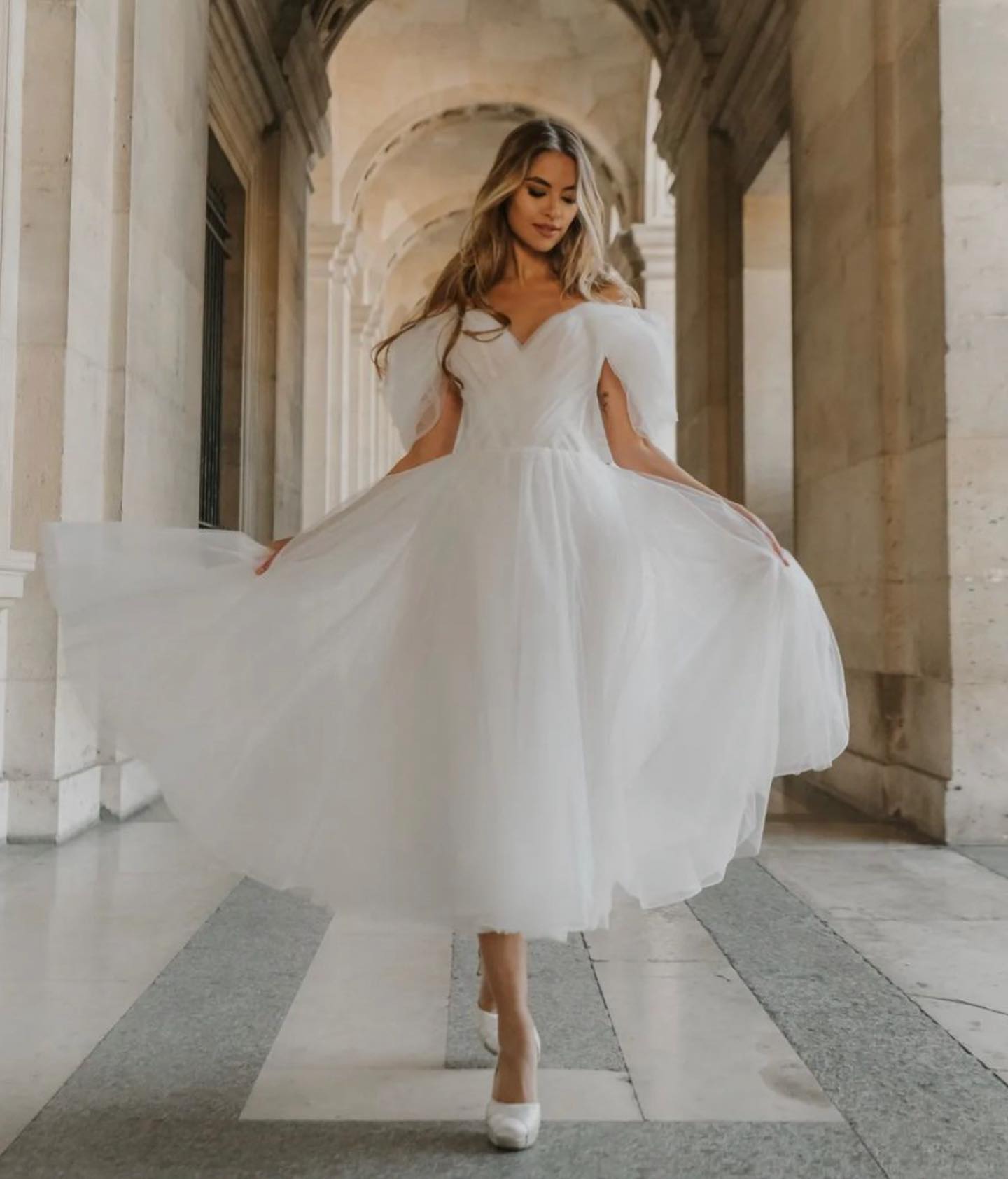 Sexy Tea Length Short Wedding Dress 2022 Off The Shoulder A Line Tulle Boho Wedding Dresses Modern Summer Beach Bridal Country Wear Women Garden Vesti