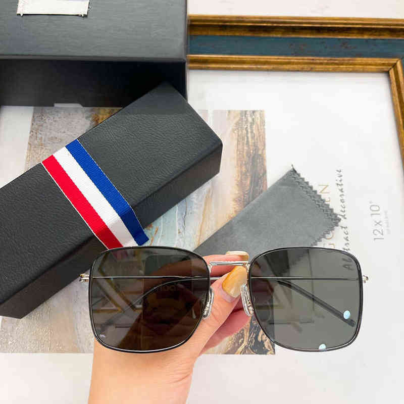 Design Square Titanium Pilot Sunglasses TBS117 UV Protection Men Women Sun Glasses With Box Optical Eyewear
Design Square Titanium Pilot Sunglasses TBS117 UV Protection Men Women Sun Glasses With Box Optical Eyewear
