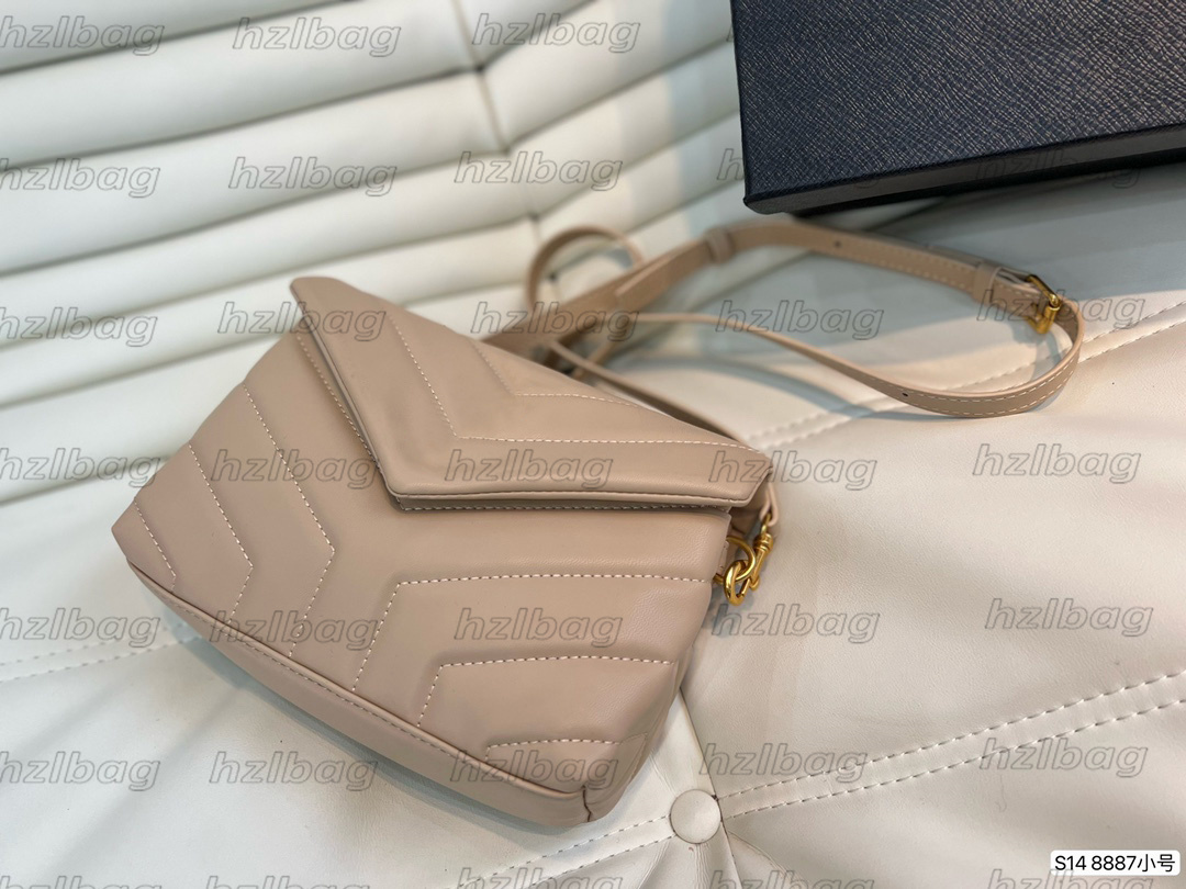 Loulou Puffer Small Beige Monograms Quilted Soft Leather Shoulder Bag Golden-toned V-shape Chain Link Crossbody Luxury Envelope Handle Bag Tote, Color 01
Loulou Puffer Small Beige Monograms Quilted Soft Leather Shoulder Bag Golden-toned V-shape Chain Link Crossbody Luxury Envelope Handle Bag Tote, Color 01