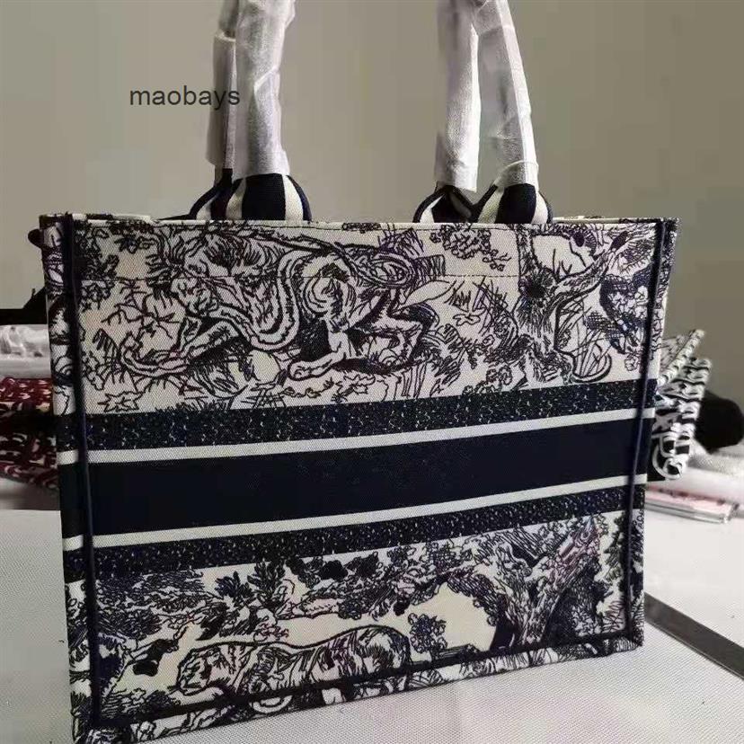 christian Designer Handbags Handbags Zoo Bags Star Series s Hands Blue Tiger Tote Printing Sewing Hand Shoulder Computer Student T290c
christian Designer Handbags Handbags Zoo Bags Star Series s Hands Blue Tiger Tote Printing Sewing Hand Shoulder Computer Student T290c