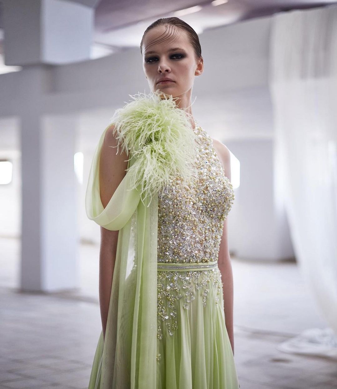 Light Green A-line Bridesmaid Dresses Lace Tulle Sequins Custom Made Feather Elegent Sleeveless Floor Length Party Gowns Appliqued Elegant Evening Gow