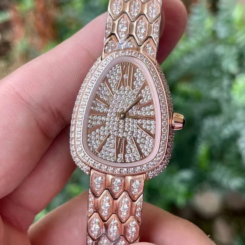Rose Gold Iced out Roman numerals watch Ladies luxury quartz women watches Top quality sapphire glass stainless steel bracelet waterproof wristwatches, Only box and papers
Rose Gold Iced out Roman numerals watch Ladies luxury quartz women watches Top quality sapphire glass stainless steel bracelet waterproof wristwatches, Only box and papers
