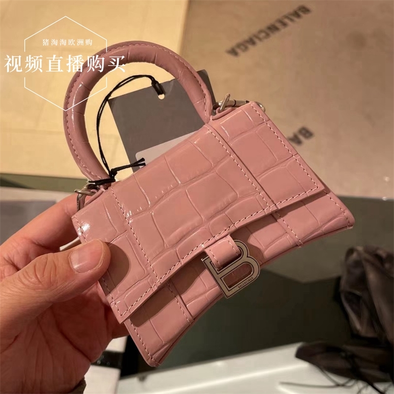Designer Balenciga Handbag Xinke Overseas Direct Mail Super Mini Chain Bag Hourglass Oblique Crossing Red Envelope Female Shoulder Crossbody, White
Designer Balenciga Handbag Xinke Overseas Direct Mail Super Mini Chain Bag Hourglass Oblique Crossing Red Envelope Female Shoulder Crossbody, White