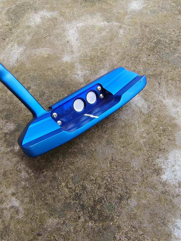 Golf club straight putter with wrench New blue bear model Federal or DHL delivery
Golf club straight putter with wrench New blue bear model Federal or DHL delivery