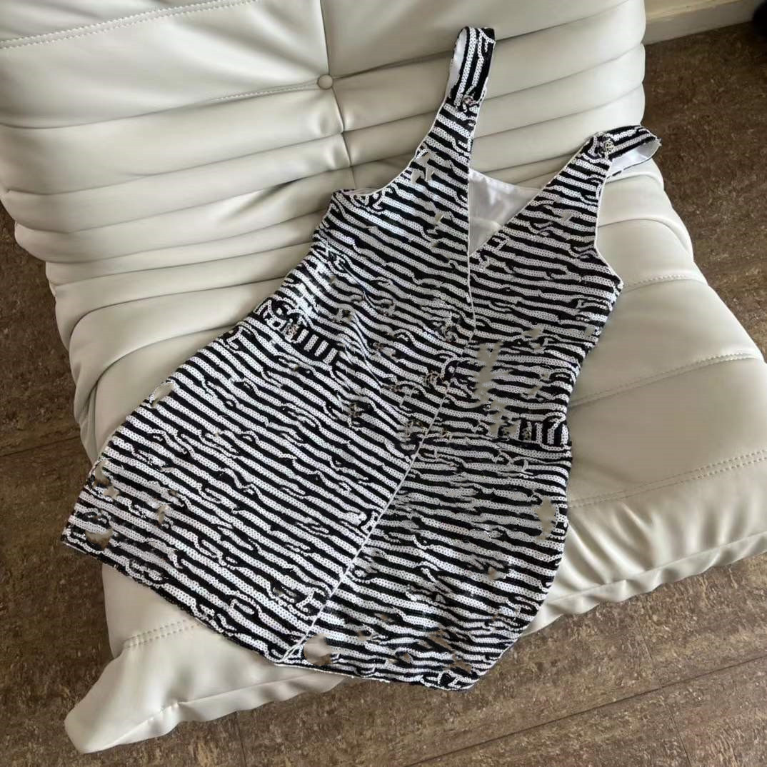 Milan Runway Dress 2022 Summer Autumn V Neck Panelled Designer Sundress Brand Same Style Dress 0616-32, Multi
Milan Runway Dress 2022 Summer Autumn V Neck Panelled Designer Sundress Brand Same Style Dress 0616-32, Multi