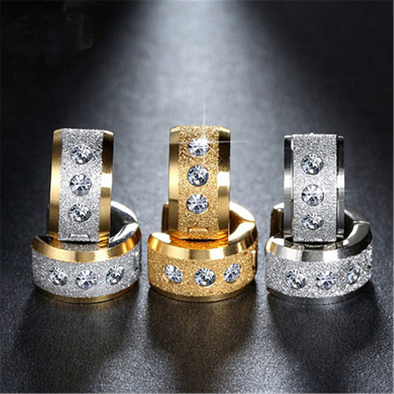Fashion stainless steel earrings rust steel hoop ear buckle women inlaid zircon frosted earrings banquet birthday party gift jewelry
Fashion stainless steel earrings rust steel hoop ear buckle women inlaid zircon frosted earrings banquet birthday party gift jewelry