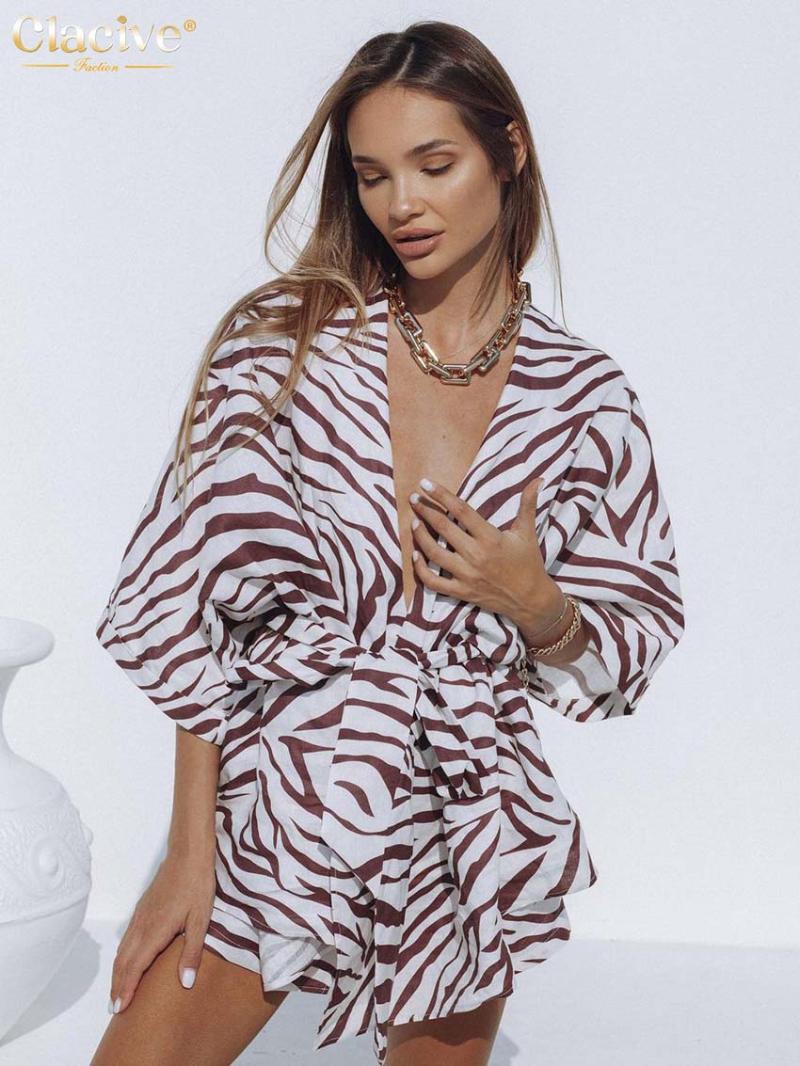 Women' Tracksuits Clacive Fashion Short Sleeve Lace-up Robe Womens Two Peice Sets Summer Sexy High Waist Shorts Set Casual Print Suits With
Women' Tracksuits Clacive Fashion Short Sleeve Lace-up Robe Womens Two Peice Sets Summer Sexy High Waist Shorts Set Casual Print Suits With