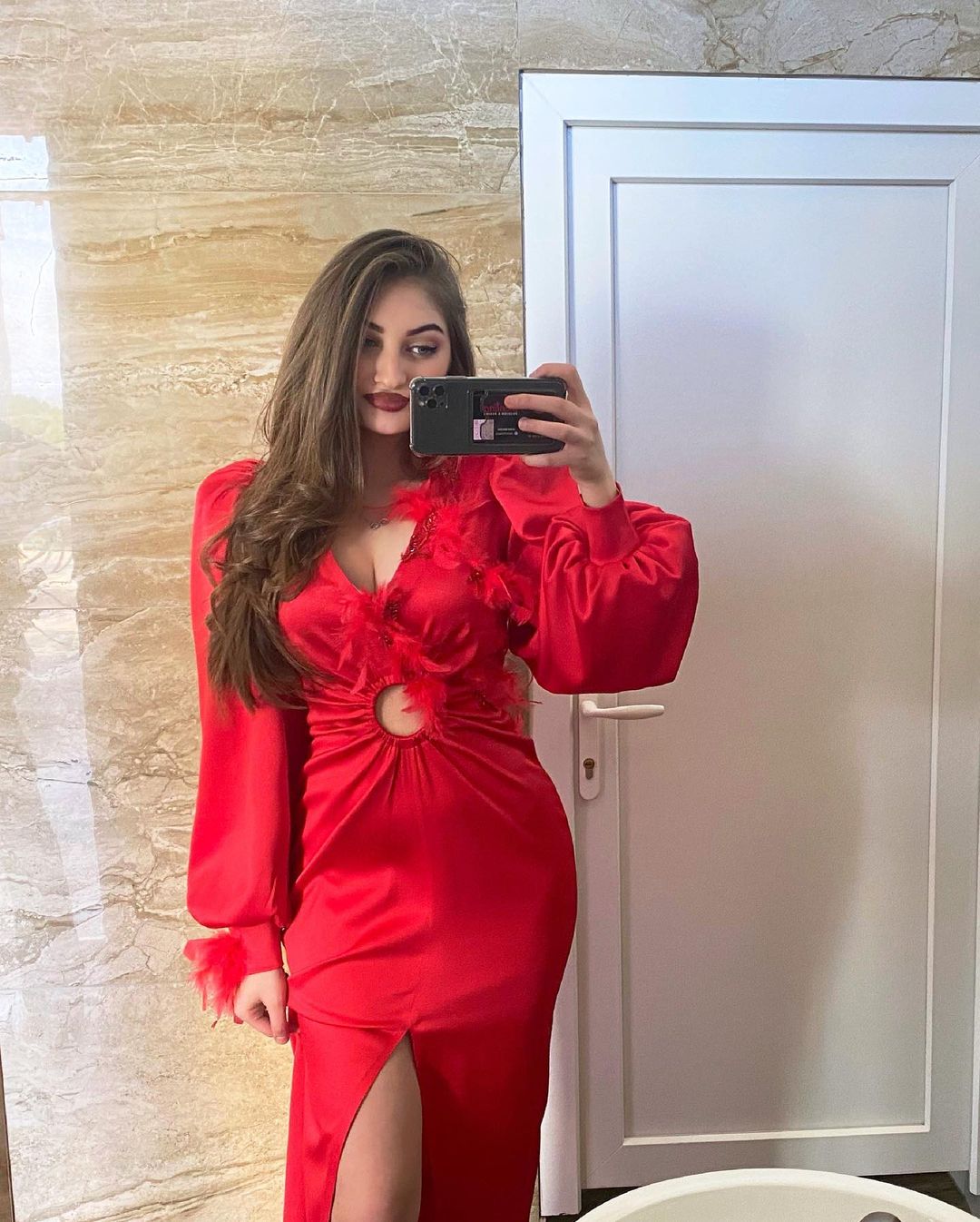 Red Sexy Dress With Long Sleeve Feather Beads Applique Lace Satin Formal Occasion Custom Made Floor-length