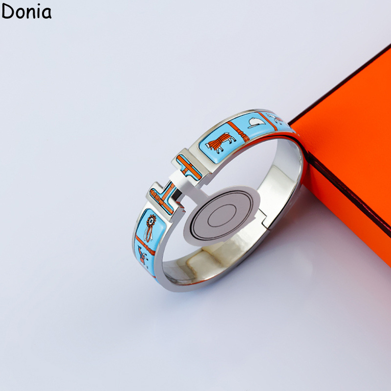 Donia Jewelry luxury bangle European and American Fashion Classic Enamel Pattern Letter Titanium Steel Bracelet Designer With Box
Donia Jewelry luxury bangle European and American Fashion Classic Enamel Pattern Letter Titanium Steel Bracelet Designer With Box