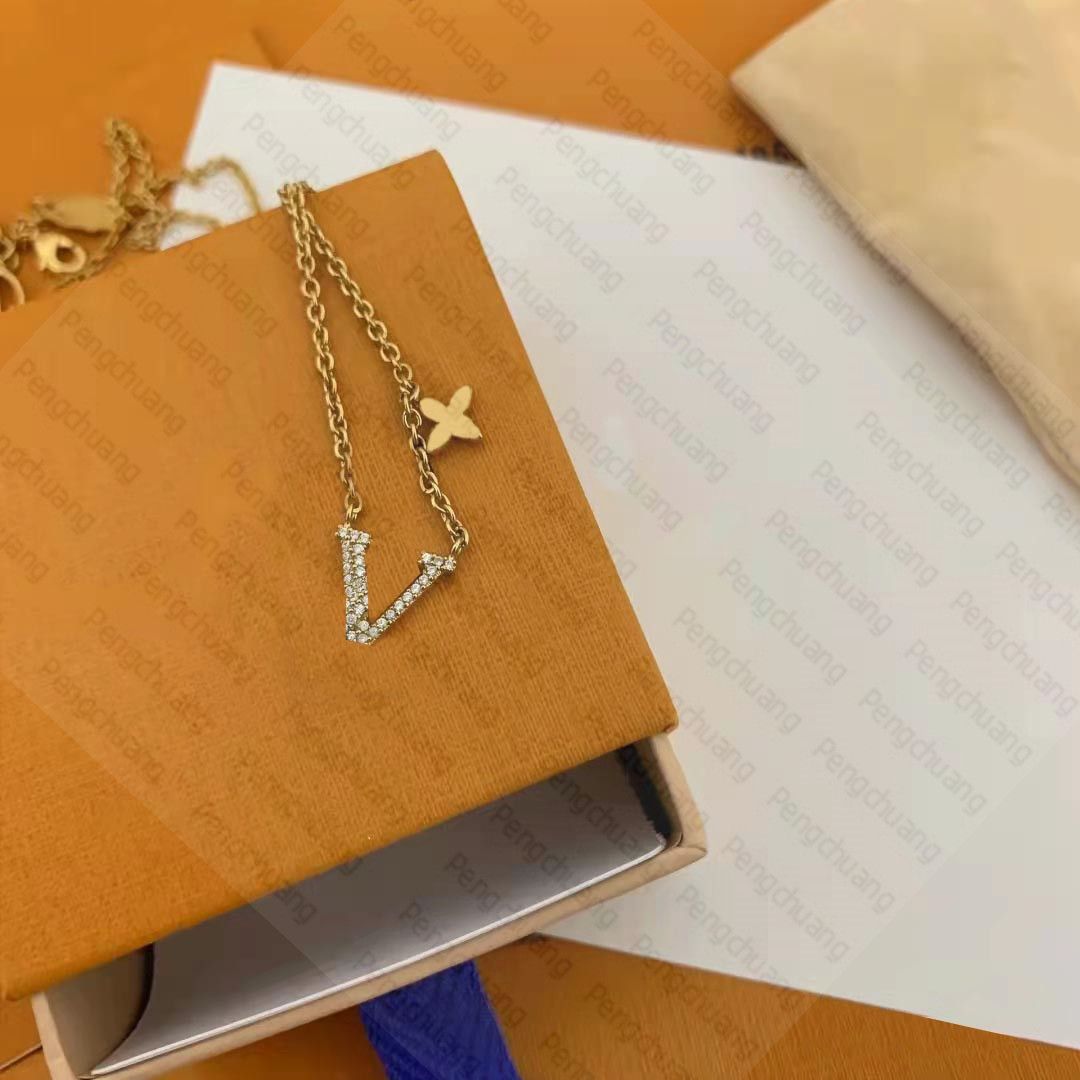 Classic Designer Necklaces Bracelets Suit for Woman Chain Bracelet Man Pendant Necklaces Crystal Fashion Jewelry Mix Styles
Classic Designer Necklaces Bracelets Suit for Woman Chain Bracelet Man Pendant Necklaces Crystal Fashion Jewelry Mix Styles