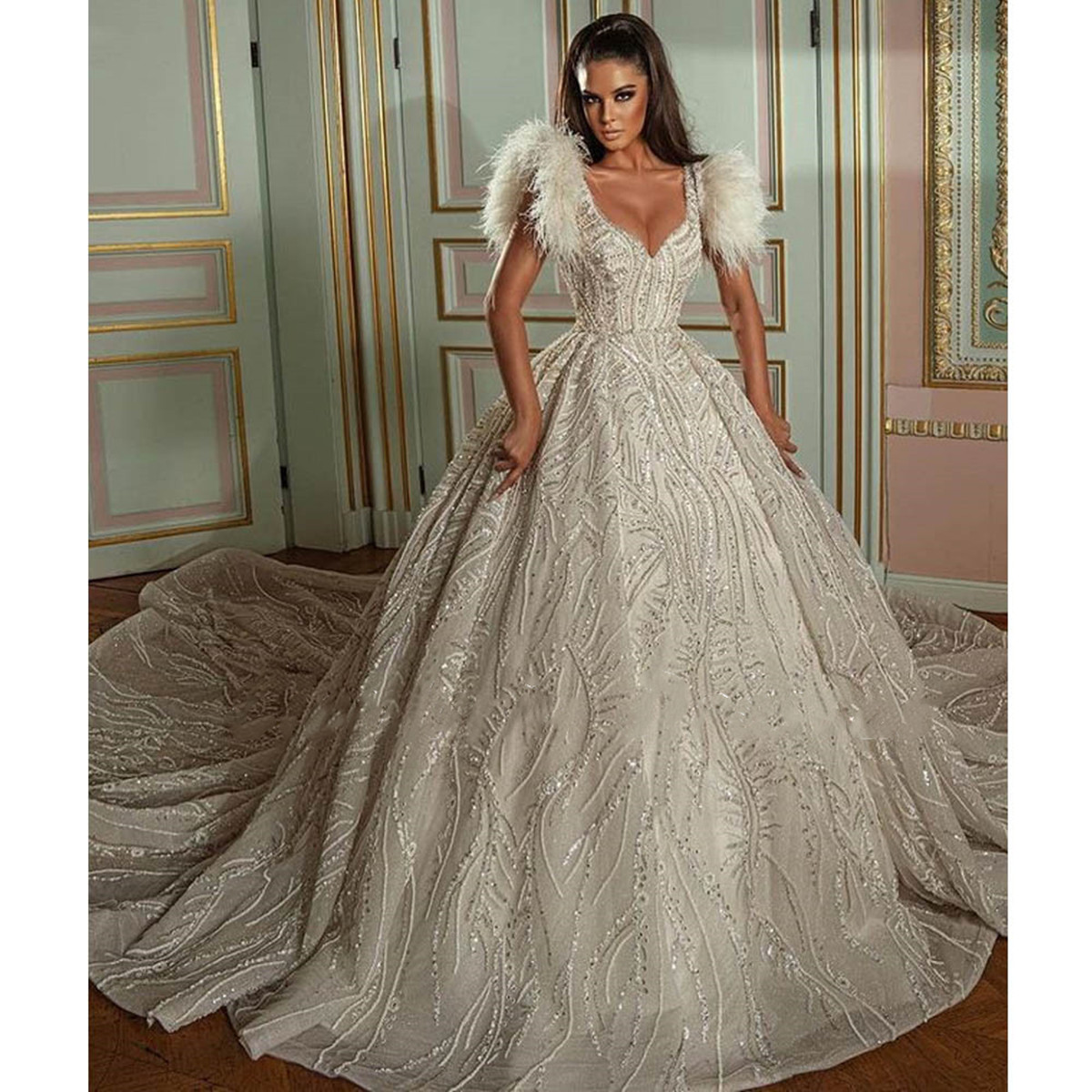 Luxurious Weddding Dresses Ball Gown Puffy Tulle Crystal Beaded V Neck Sequins Feather Sleeves Women Formal Bride Gowns
