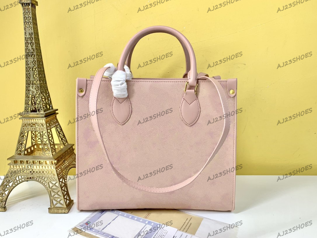 OnTheGo PM Tote Bag 2022 Summer Stardust Womens On The Go HandBag Luxury Designer CrossBody M46067 M46168, 01
OnTheGo PM Tote Bag 2022 Summer Stardust Womens On The Go HandBag Luxury Designer CrossBody M46067 M46168, 01
