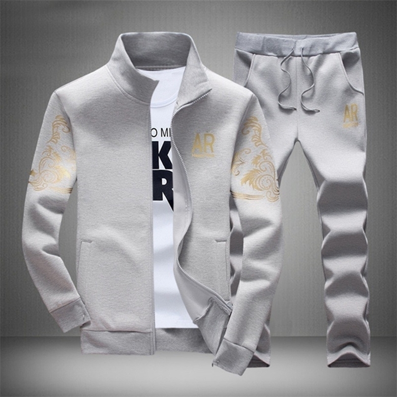 Fashion Men Tracksuits Outwear Hoodies Zipper Sportwear Sets Male Sweatshirts Cardigan Men Set Clothing Pants Plus Size 220813, Blue
Fashion Men Tracksuits Outwear Hoodies Zipper Sportwear Sets Male Sweatshirts Cardigan Men Set Clothing Pants Plus Size 220813, Blue