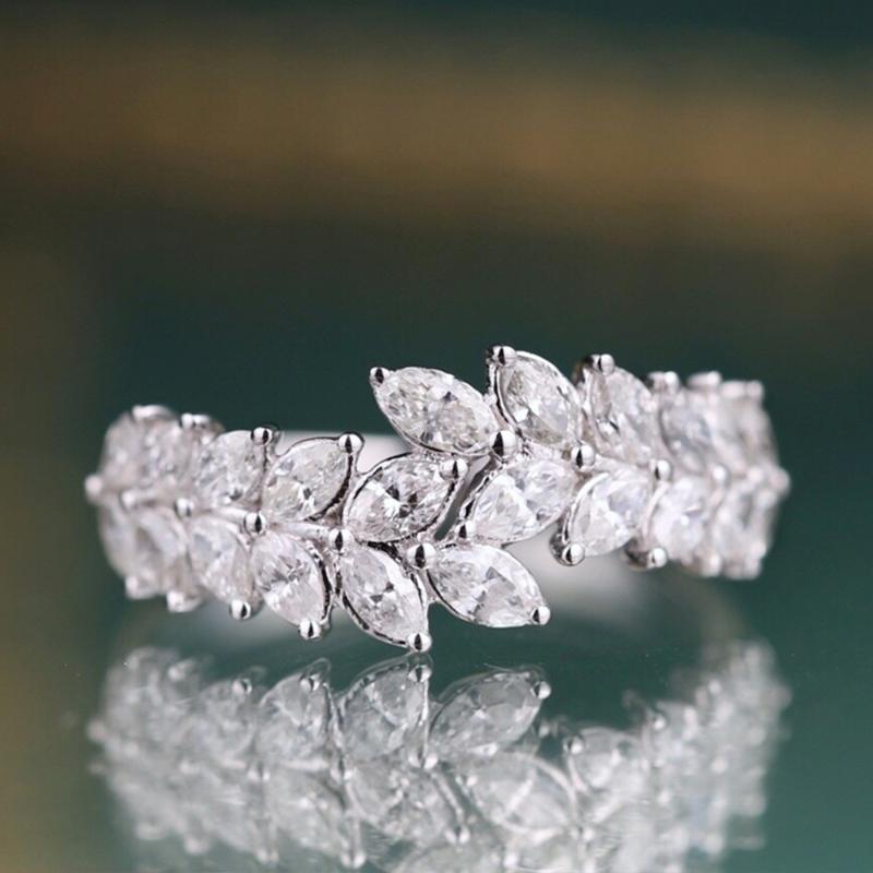 Wedding Rings Huitan Exquisite Olive Green Women Full Paved CZ Stone Fashion Contracted Design Aesthetic Bands JewelryWedding
Wedding Rings Huitan Exquisite Olive Green Women Full Paved CZ Stone Fashion Contracted Design Aesthetic Bands JewelryWedding
