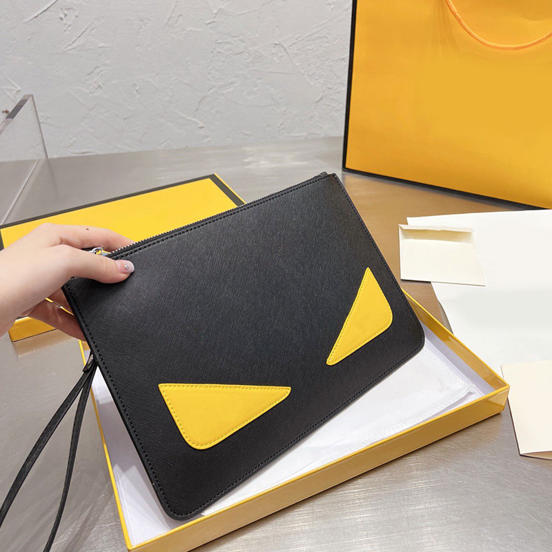 Men Clutch Bag Women Handbags Purse Genuine Leather Zipper Closure Inside Fashion Letters With Box Classic Hand Bags 26cm
Men Clutch Bag Women Handbags Purse Genuine Leather Zipper Closure Inside Fashion Letters With Box Classic Hand Bags 26cm