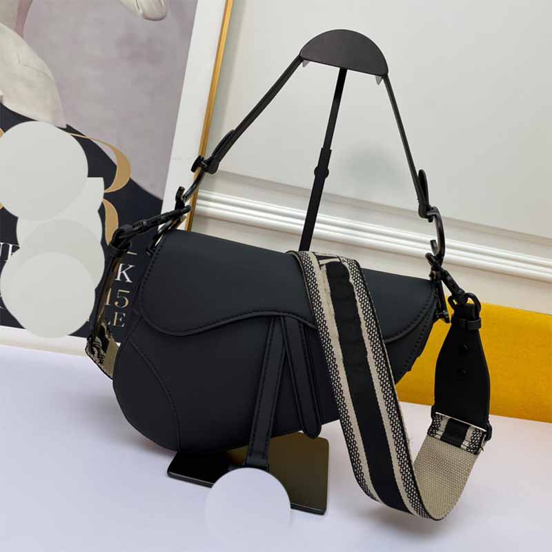 Saddle Tote Bags Metal Pendant Messenger Bag Fashion Style Backpack Leather Luxury Designer Bag with Original Shoulder Strap Wallet Wholesale available, Customize
Saddle Tote Bags Metal Pendant Messenger Bag Fashion Style Backpack Leather Luxury Designer Bag with Original Shoulder Strap Wallet Wholesale available, Customize