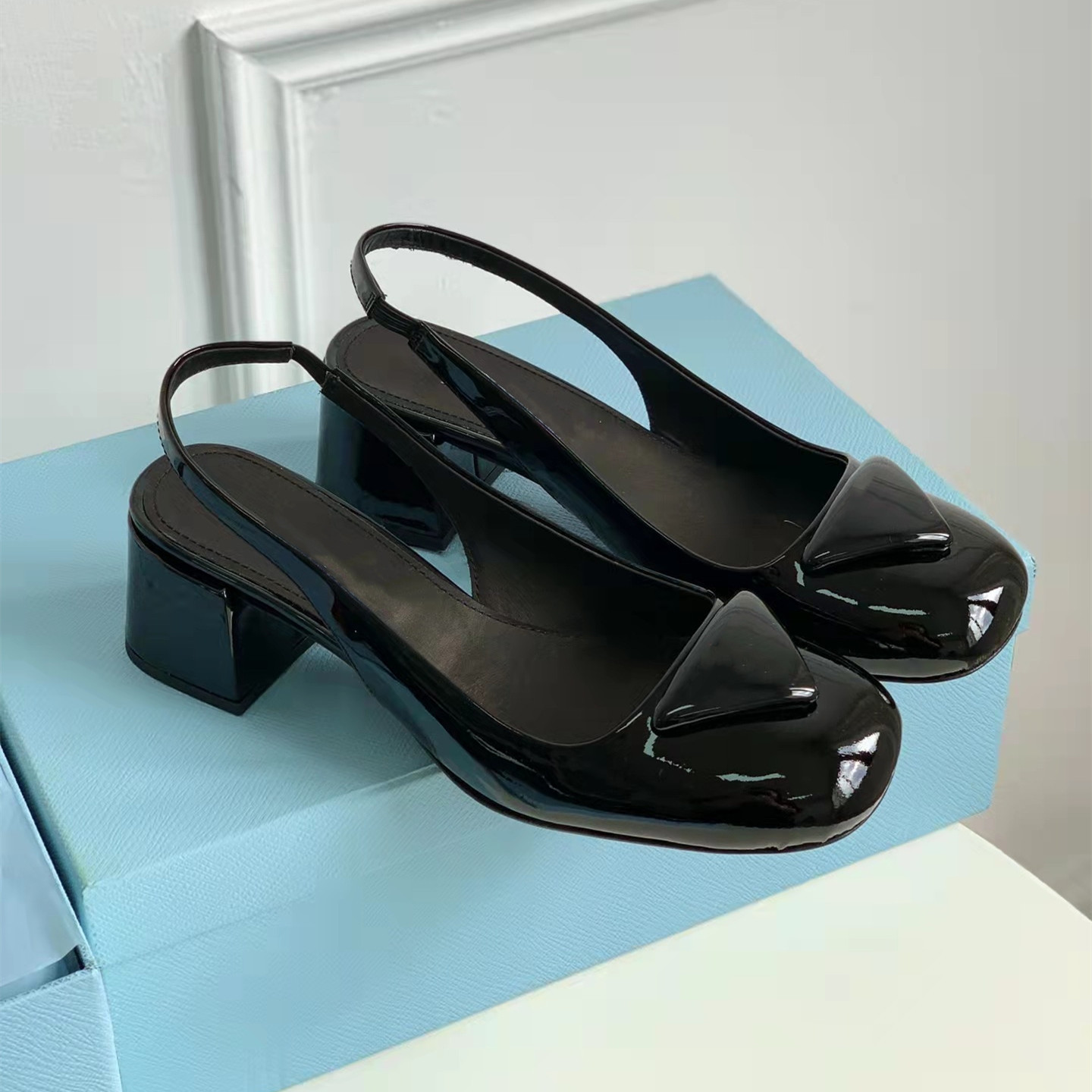 Mary Luxury Jane Designer Shoes Women Summer New Patent Leather Slingbacks Shallow High Heels Sandals Back Strap Designer Shoe, Black
Mary Luxury Jane Designer Shoes Women Summer New Patent Leather Slingbacks Shallow High Heels Sandals Back Strap Designer Shoe, Black