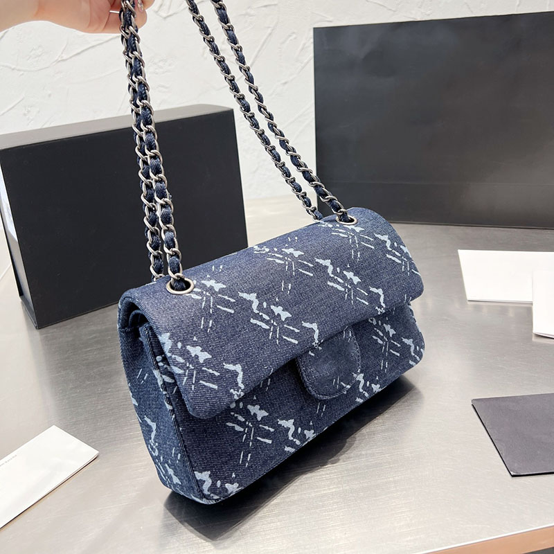 Womens Denim Double Flap Quilted Bags Printing And Dyeing Aged Silver Metal Hardware Matelasse Chain Crossbody Shoulder Handbags Designer Messenger Pocket 26cm, Box
Womens Denim Double Flap Quilted Bags Printing And Dyeing Aged Silver Metal Hardware Matelasse Chain Crossbody Shoulder Handbags Designer Messenger Pocket 26cm, Box