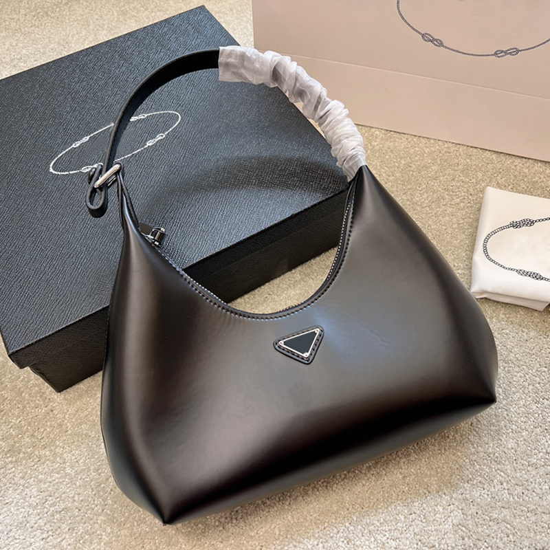5A Luxury Portable Shoulder Bags New products in June Women's Top Quality Fashion Brand Designer's Underarm Messenger Bag, Colour 3
5A Luxury Portable Shoulder Bags New products in June Women's Top Quality Fashion Brand Designer's Underarm Messenger Bag, Colour 3