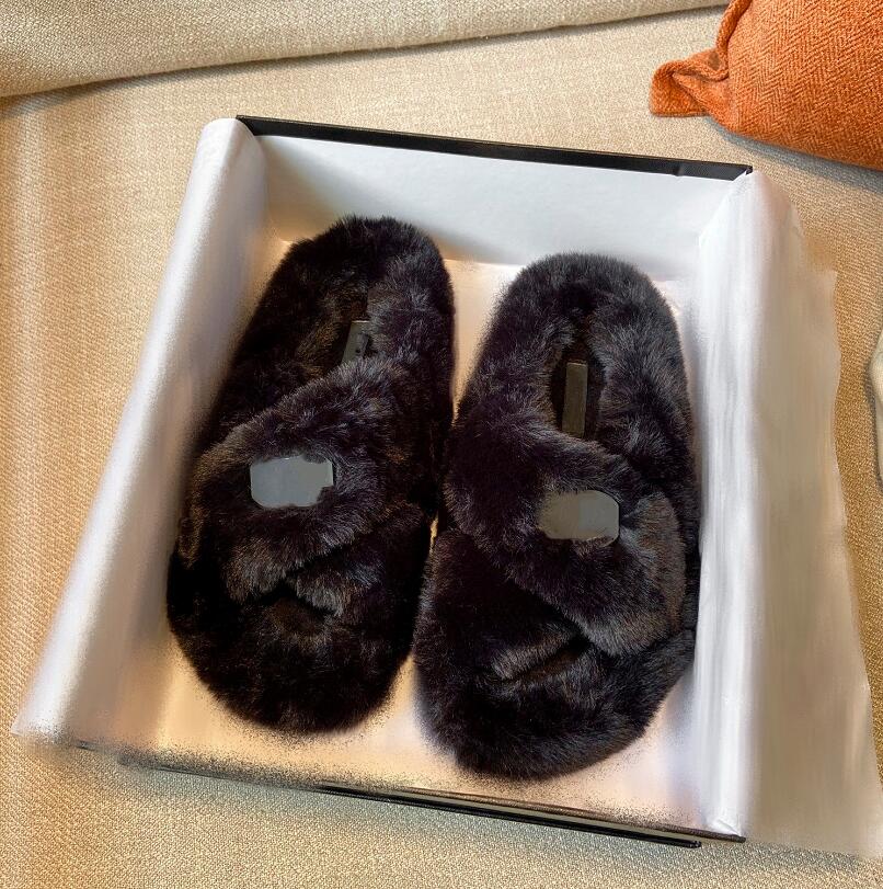 Women Winter Slippers High Quality Wool Slides Double Letter Furry Slide Designer Shoes Warm Black White Fashion Ladies Casual Winter Slipper 35-39, Not sent separately
Women Winter Slippers High Quality Wool Slides Double Letter Furry Slide Designer Shoes Warm Black White Fashion Ladies Casual Winter Slipper 35-39, Not sent separately