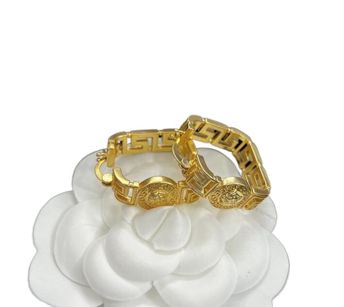 Fashion-Simple Hoop & Huggie Earrings Medusa head portrait Double Circles diamonds women Rivet Greece Meander Pattern ladies Designer Jewelry Hiphop Rock Punk
Fashion-Simple Hoop & Huggie Earrings Medusa head portrait Double Circles diamonds women Rivet Greece Meander Pattern ladies Designer Jewelry Hiphop Rock Punk