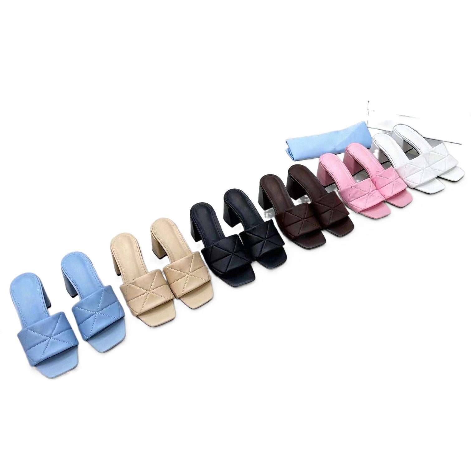 2022 designer Sandals Quilted Nappa Sandal Soft Suede Leather Slippers Triangle Logo Slipper Casual High Heels Size 35-43
2022 designer Sandals Quilted Nappa Sandal Soft Suede Leather Slippers Triangle Logo Slipper Casual High Heels Size 35-43
