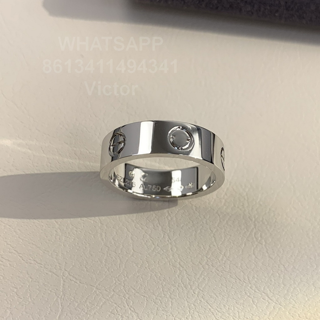 5.5mm wide Love ring V gold 18K plated will never fade wedding ring luxury brand official reproductions With box couple rings highest counter quality
5.5mm wide Love ring V gold 18K plated will never fade wedding ring luxury brand official reproductions With box couple rings highest counter quality
