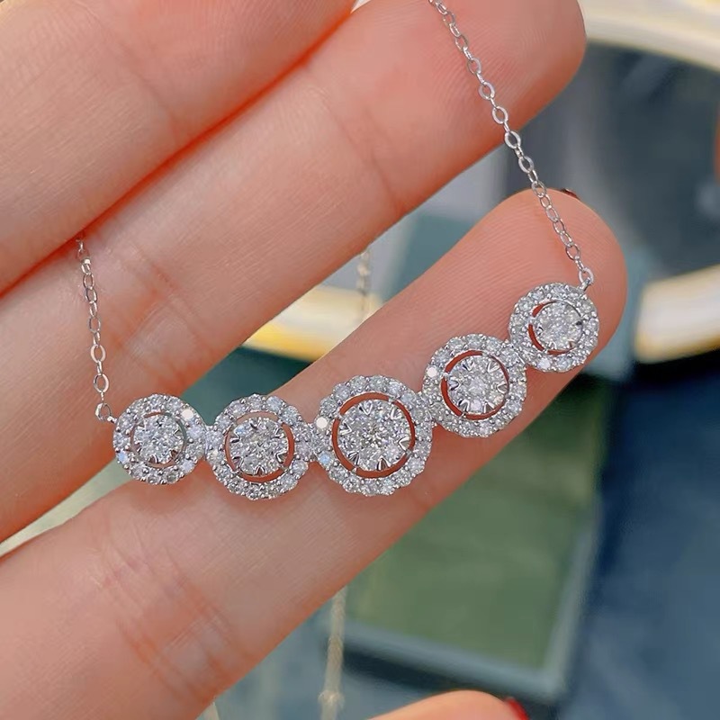 Ins Top Sell Smile Face Pendant Sweet Cute Luxury Jewelry 925 Sterling Silver Pave Round Cut White Topaz CZ Diamond Gemstones Party Women Clavicle Nec