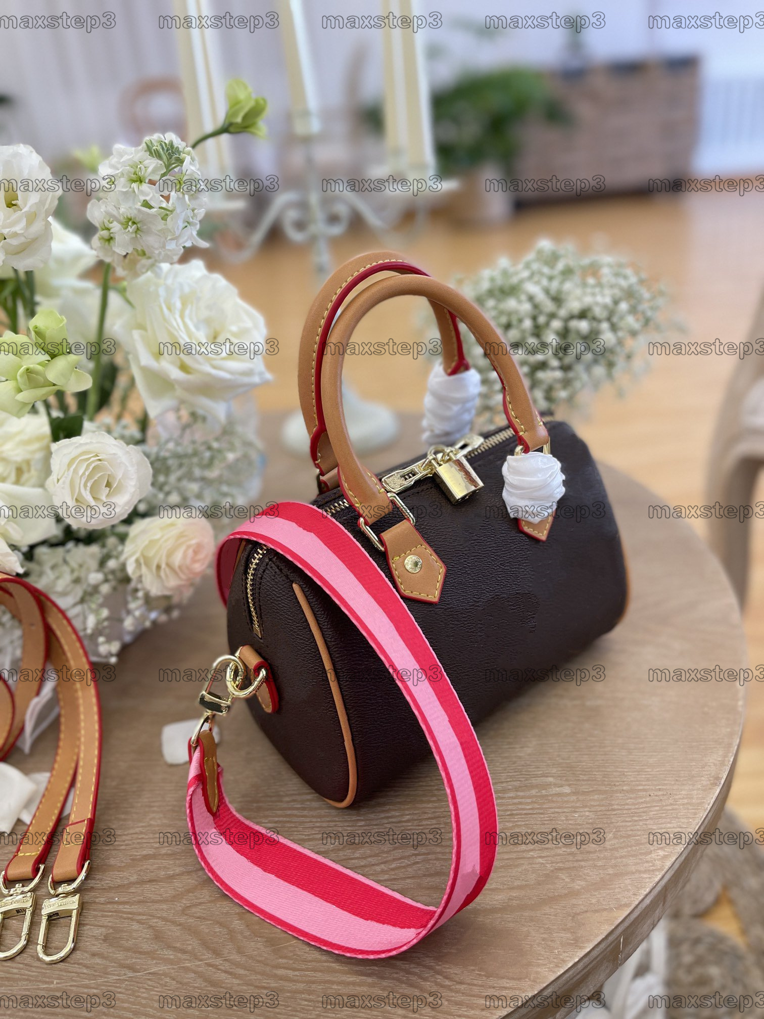 Speedy Bandouliere Handbag Black Cross Body Bag Embossed Grained Leather Padlock Business Shopping Luxurys Designers Bags
Speedy Bandouliere Handbag Black Cross Body Bag Embossed Grained Leather Padlock Business Shopping Luxurys Designers Bags