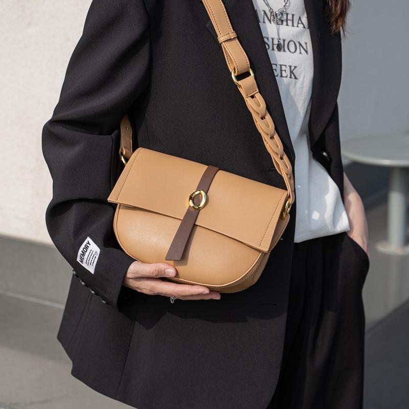 Evening Bags Ladies Genuine Leather Shoulder Messenger Women Underarm Luxury Designer Crossbody Purses HandbagsEvening EveningEvening, Beige
Evening Bags Ladies Genuine Leather Shoulder Messenger Women Underarm Luxury Designer Crossbody Purses HandbagsEvening EveningEvening, Beige