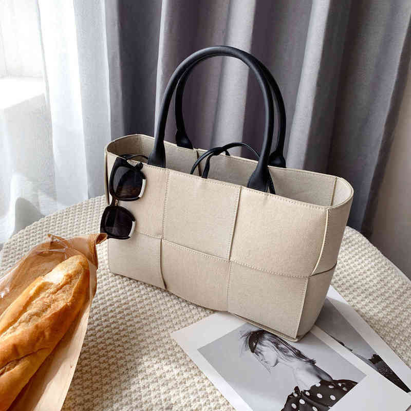 Handbags Bottegas Designer Venetas Tote Bag Le Arco Portable Women's Large Capacity Advanced Sense Woven Child Mother Commuter File A4 Canvas Bag
Handbags Bottegas Designer Venetas Tote Bag Le Arco Portable Women's Large Capacity Advanced Sense Woven Child Mother Commuter File A4 Canvas Bag