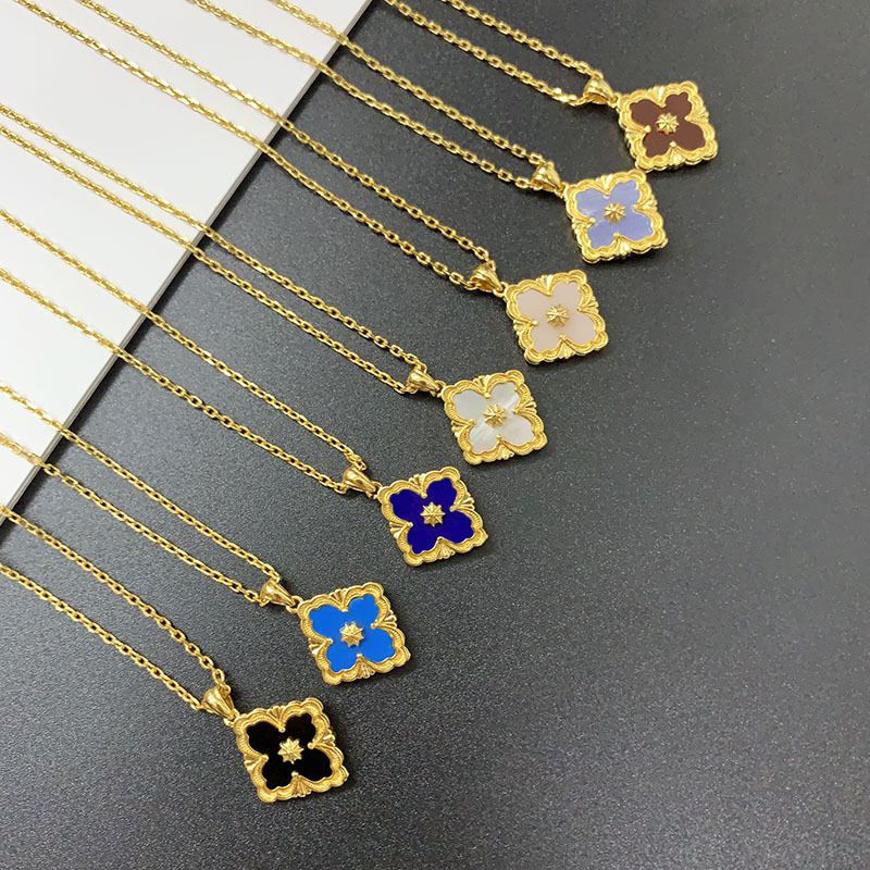 Luxury 18K Gold Clover Designer Pendant Necklaces for Women Cross Chain Choker Necklace Party Wedding Jewelry
Luxury 18K Gold Clover Designer Pendant Necklaces for Women Cross Chain Choker Necklace Party Wedding Jewelry